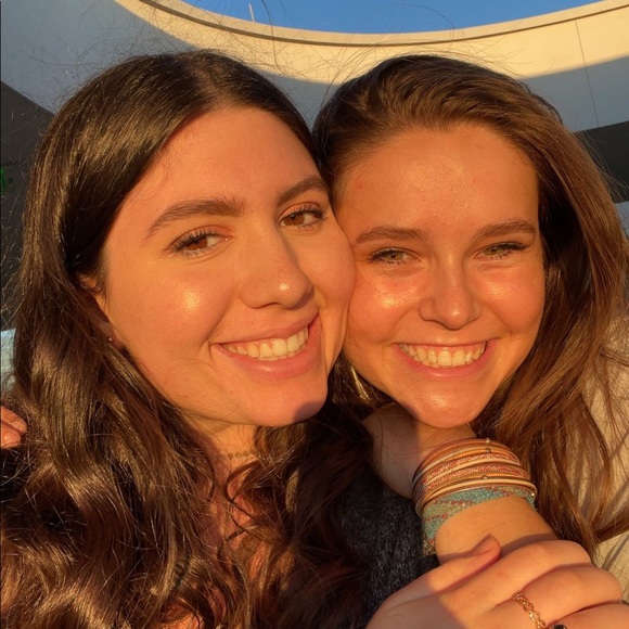 Meet your Posher, Naomi - Picture 1 of 1